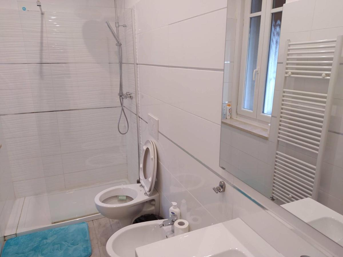 Modern Room With Private Bathroom Trento Exteriör bild