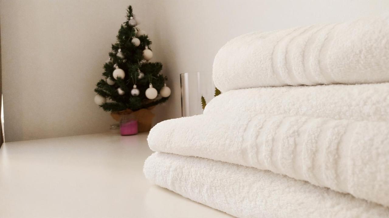 Modern Room With Private Bathroom Trento Rum bild