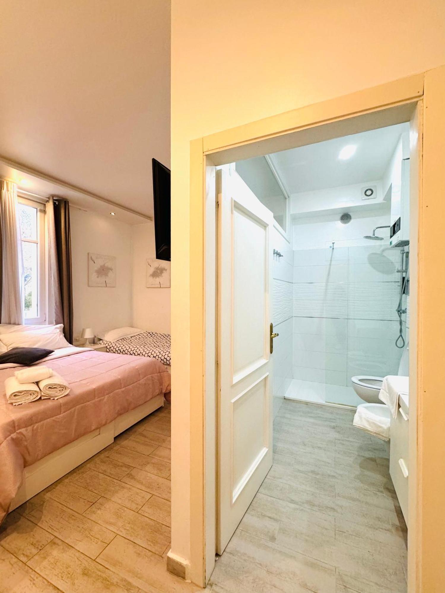 Modern Room With Private Bathroom Trento Exteriör bild