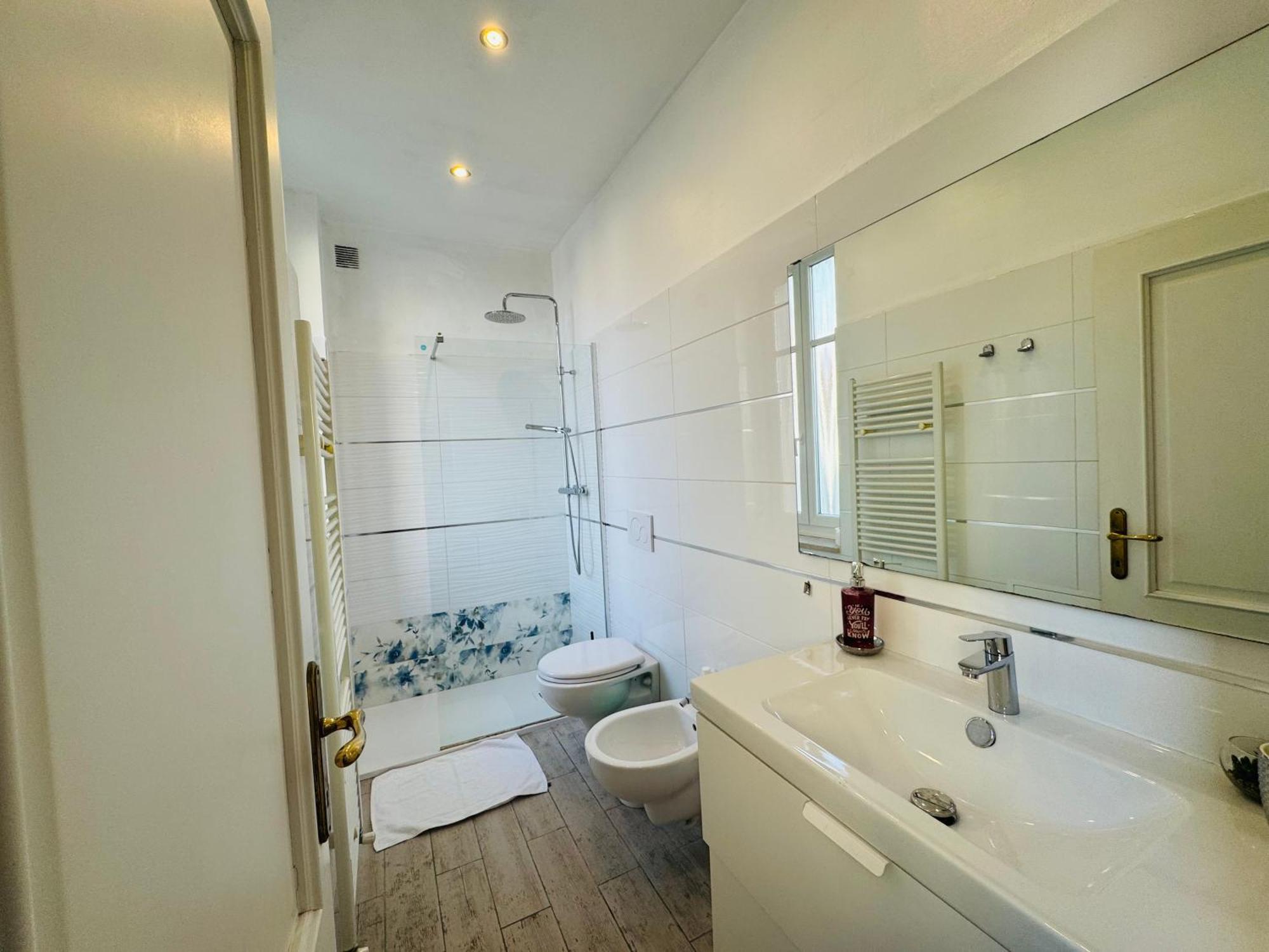 Modern Room With Private Bathroom Trento Exteriör bild